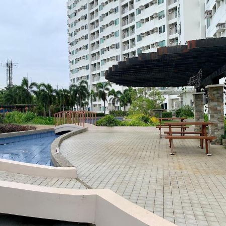 At Home Condo With Free Pool Access Manila Exterior foto