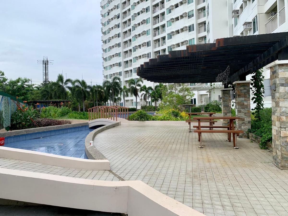 At Home Condo With Free Pool Access Manila Exterior foto